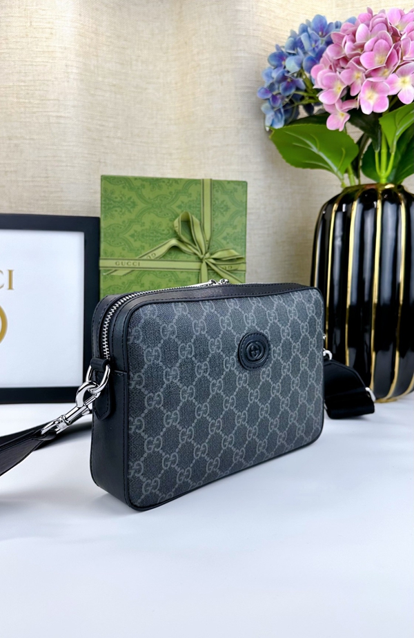 激安グッチバッグコピー背面デザイン